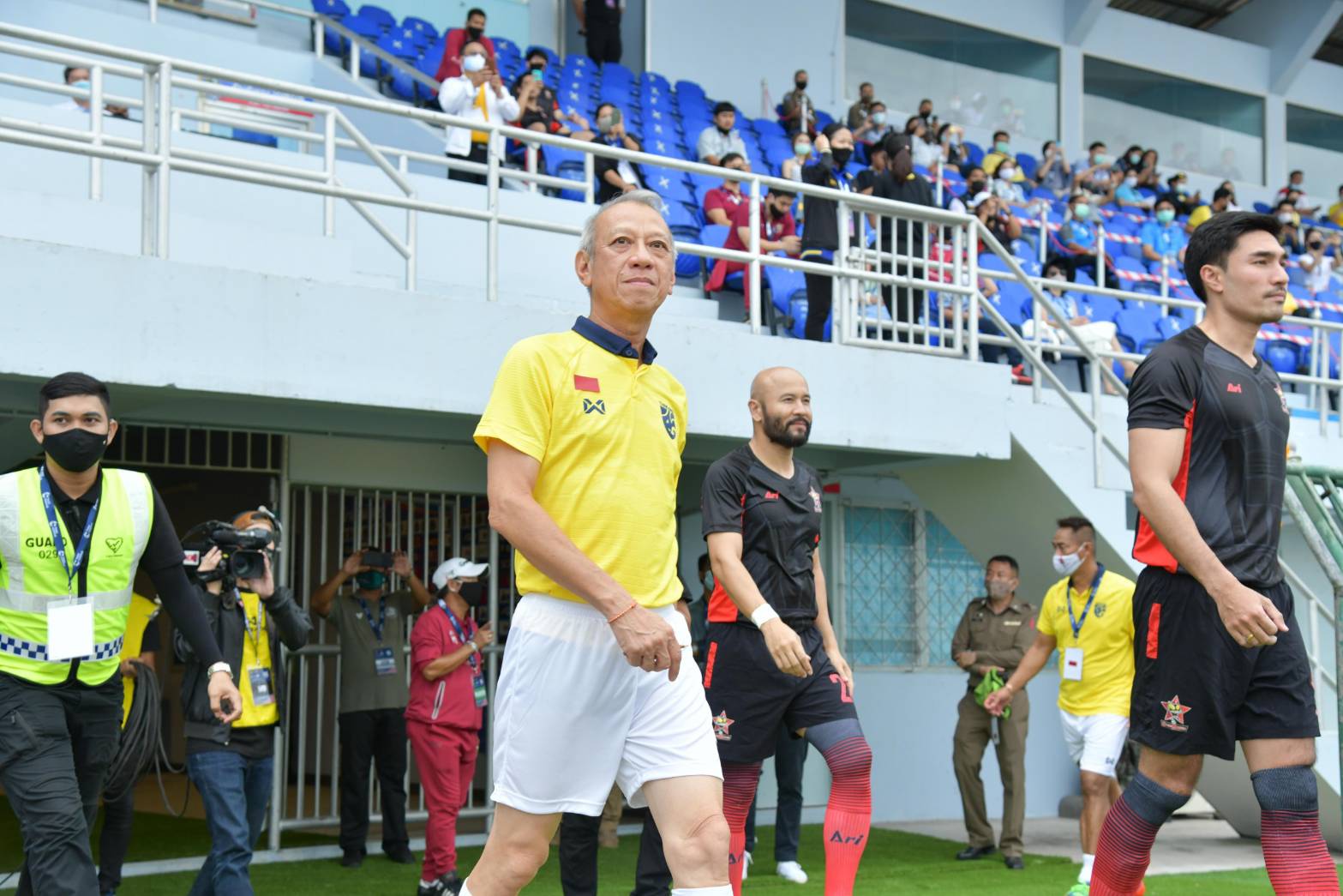 "รมว.พิพัฒน์" เปิดกิจกรรมปั่นจักรยานเพื่อการท่องเที่ยว “Happy Bike ไร้โควิด 2020” พร้อมนำทีม VVIP รัฐบาล พบ ทีมรวมดารา Star Rider แข่งขันฟุตบอลนัดพิเศษ “NEW NORMAL” ณ สนามกีฬากลางจังหวัดระยอง