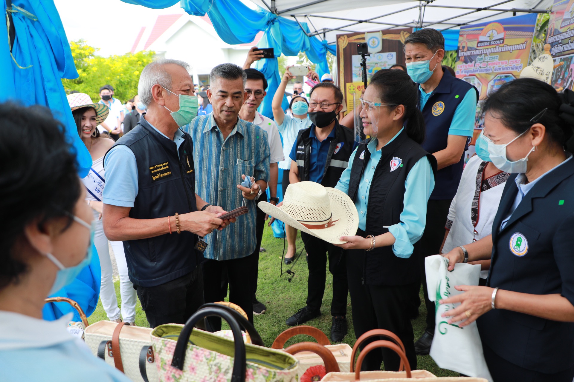 รมว.พิพัฒน์ ลุยปราจีนบุรีพร้อมครูพี่โอ๊ะเสมาสาม-ขุนพล ส.ส.ภูมิใจไทย จัดทริปเปิ้ลโปรเจคท่องเที่ยวเชิงสุขภาพและกีฬา ยกระดับปราจีนฯสู่จังหวัดเขตเศรษฐกิจอีอีซี เฟสสอง
