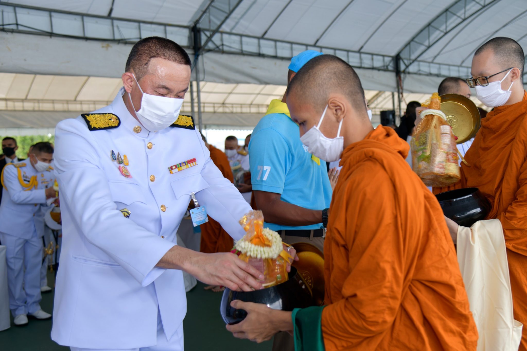 รมว.คมนาคม ร่วมพิธีทำบุญตักบาตรถวายพระราชกุศล เนื่องในโอกาสวันเฉลิมพระชนมพรรษาสมเด็จพระนางเจ้าสิริกิติ์ พระบรมราชินีนาถ พระบรมราชชนนีพันปีหลวง ประจำปีพุทธศักราช 2563