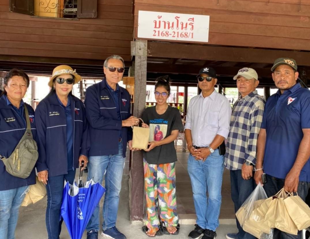 'ส.ส.มณฑล' ห่วงใยประชาชน รุด! ลงพื้นที่พร้อมทีมงานเยี่ยมพี่น้องประชาชนชุมชนริมคลองหัวหมากใหญ่ และเกาะวัดโคก