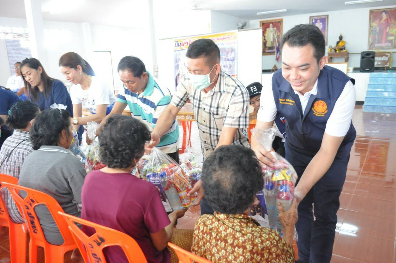 ‘ส.ส.กฤติเดช สันติวชิระกุล’ลงพื้นที่มอบอาหาร และสิ่งของจำเป็นให้แก่ประชาชนผู้ประสบภัยน้ำท่วม ในพื้นที่จังหวัดแพร่