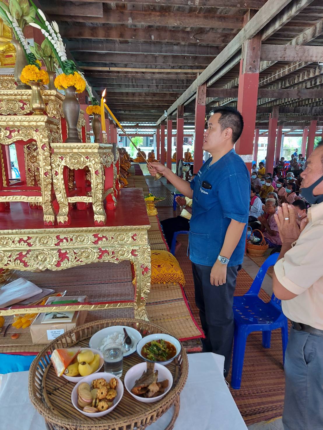 ‘ส.ส.อาสพลธ์‘ เป็นประธานจุดธูปเทียน งานทำบุญมหาสังฆทาน  ณ  วัดหนองหยอด  ต.แต้  อ.อุทุมพรพิสัย จ.ศรีสะเกษ