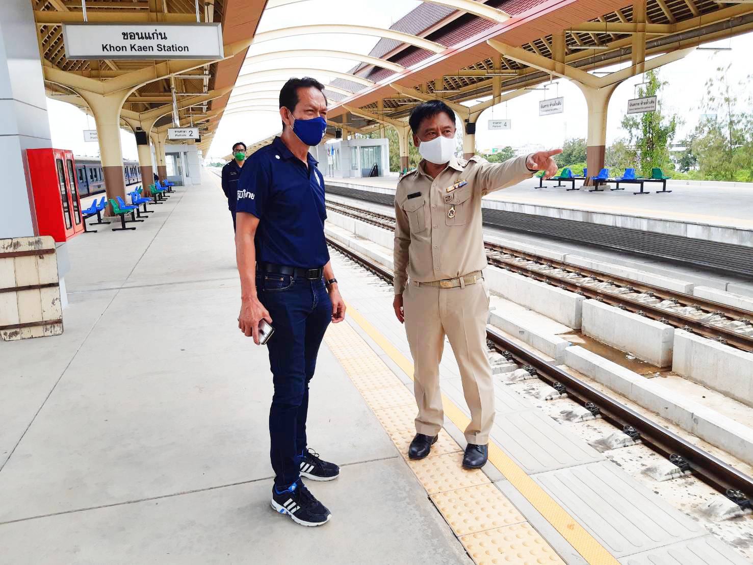 ‘ส.ส. ฐิตินันท์’ ลงพื้นที่เยี่ยมชมสถานีรถไฟรางคู่ จังหวัดขอนแก่น เพื่อรับทราบปัญหาและหาแนวทางปรับปรุงแก้ไขโดยจะได้นำเสนอผ่านกลไกของสภาผู้แทนราษฎร