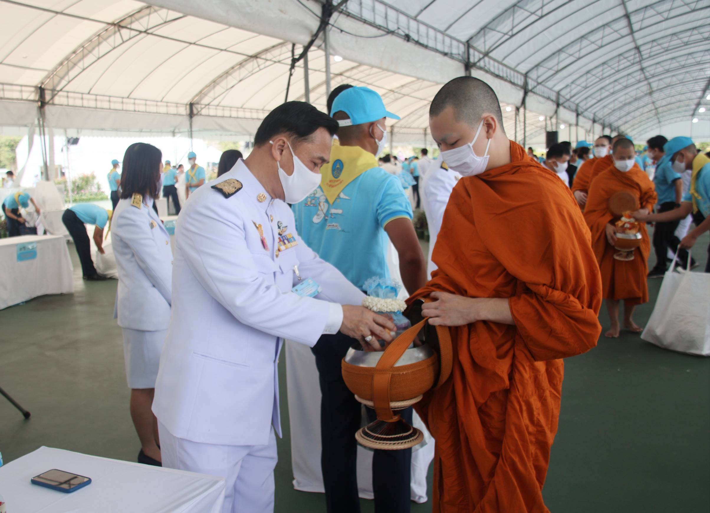 มท.3 พร้อมด้วยคณะรัฐมนตรีและผู้บริหารระดับสูงกระทรวงมหาดไทย ร่วมกิจกรรมเนื่องในโอกาสวันเฉลิมพระชนมพรรษา 12 สิงหาคม 2563