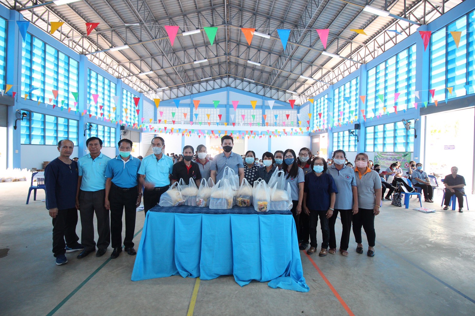 “ส.ส.เอกการ” ลงพื้นที่รับฟังปัญหา พร้อมมอบถุงปันสุข เพื่อบรรเทาความเดือดร้อนในช่วงโควิด-19 แก่พี่น้อง อสม. และผู้มีรายได้น้อย