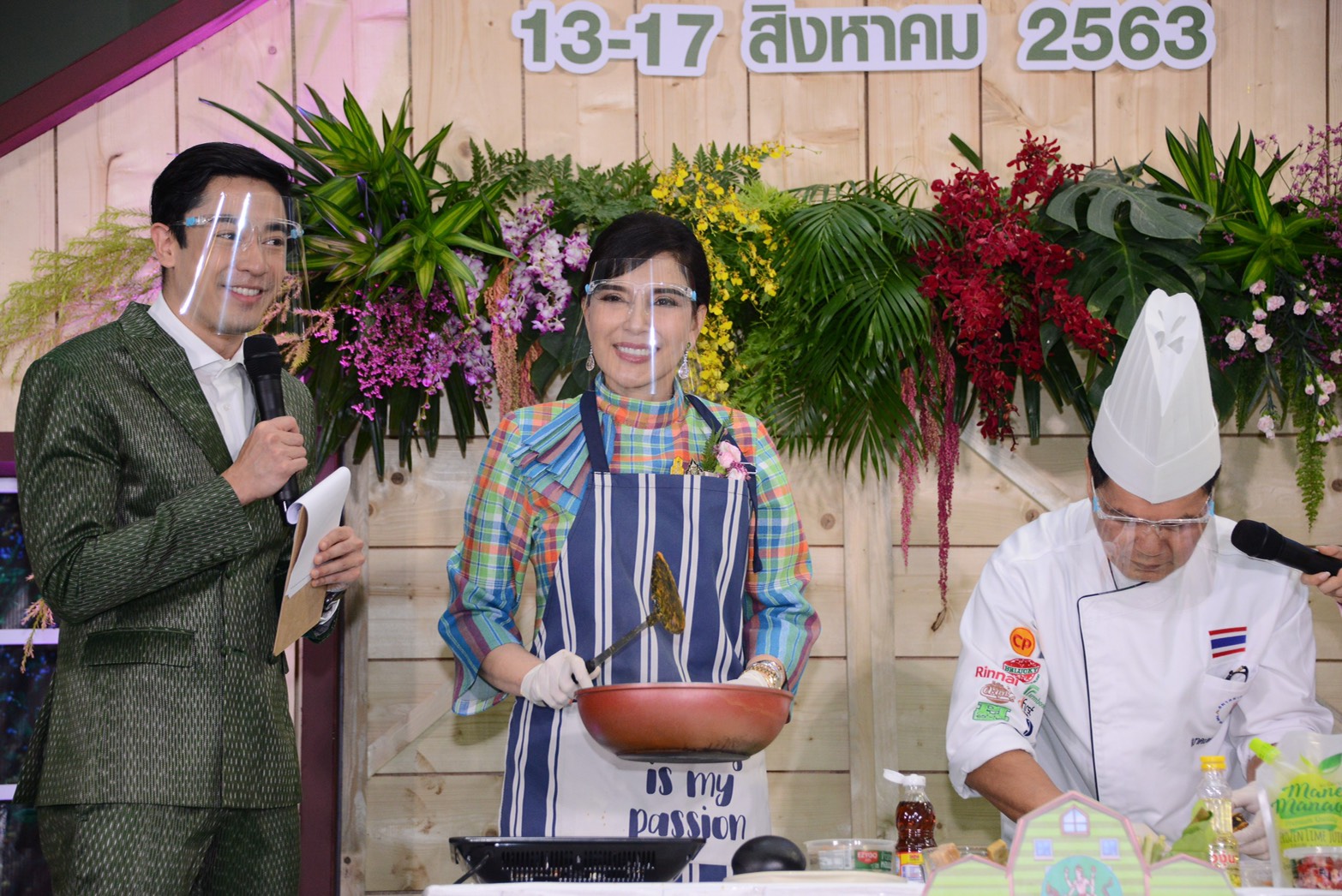 "รมช.มนัญญา" ยกขบวนสินค้าสหกรณ์คุณภาพ Fresh From Farm “สหกรณ์คัดสรร ผลิตภัณฑ์คุณภาพ” สู่กลางกรุงพร้อมขับเคลื่อนต่อเนื่องทุกภูมิภาคทั่วประเทศ