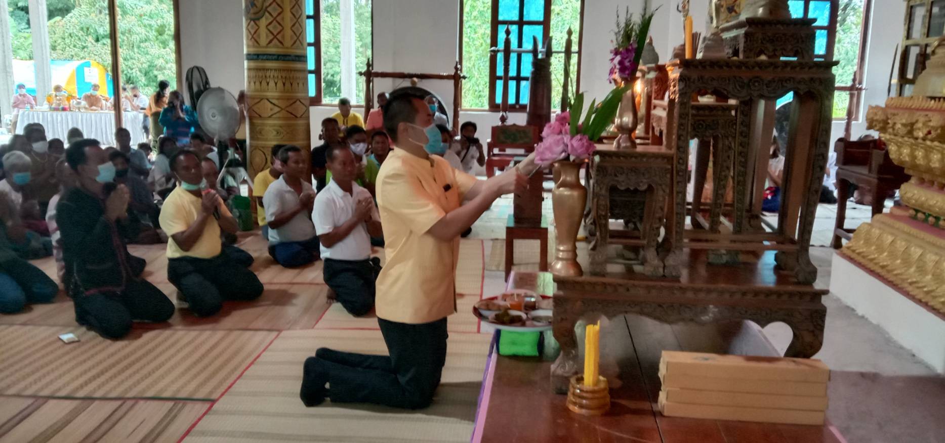 "ส.ส.อาสพลธ์" เป็นประธานจุดธูปเทียน งานบุญถวายมหาสังฆทาน ณ วัดบ้านหนองฮะ ต.ปราสาท อ.ห้วยทับทัน จ.ศรีสะเกษ