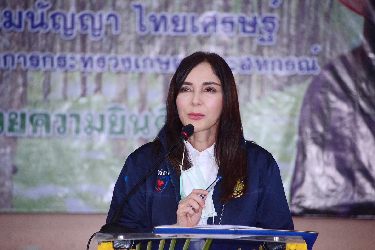 "รมช.มนัญญา" พร้อม "นายชาดา" รองหัวหน้าพรรค ภท. ลงพื้นที่พบปะกลุ่มเกษตรกรทำสวนป่าคลอก จ.ภูเก็ต พร้อมรับฟังปัญหาเและความต้องการของกลุ่มเกษตรกร