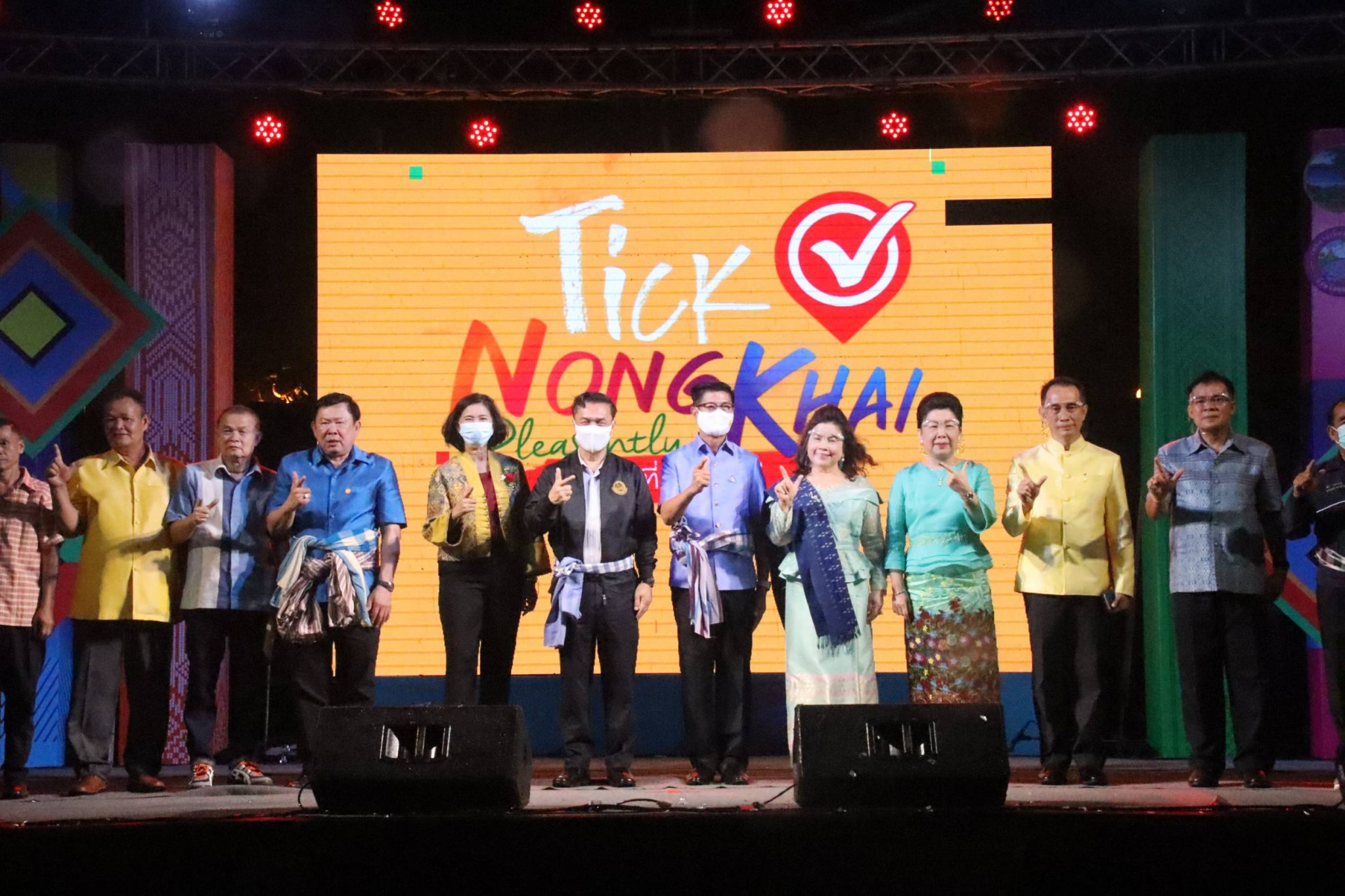 อิทธิพลโนอึล มท.3 ลุยสายฝนเปิดงานกระตุ้นเศรษฐกิจพื้นที่หนองคายชุ่มฉ่ำ