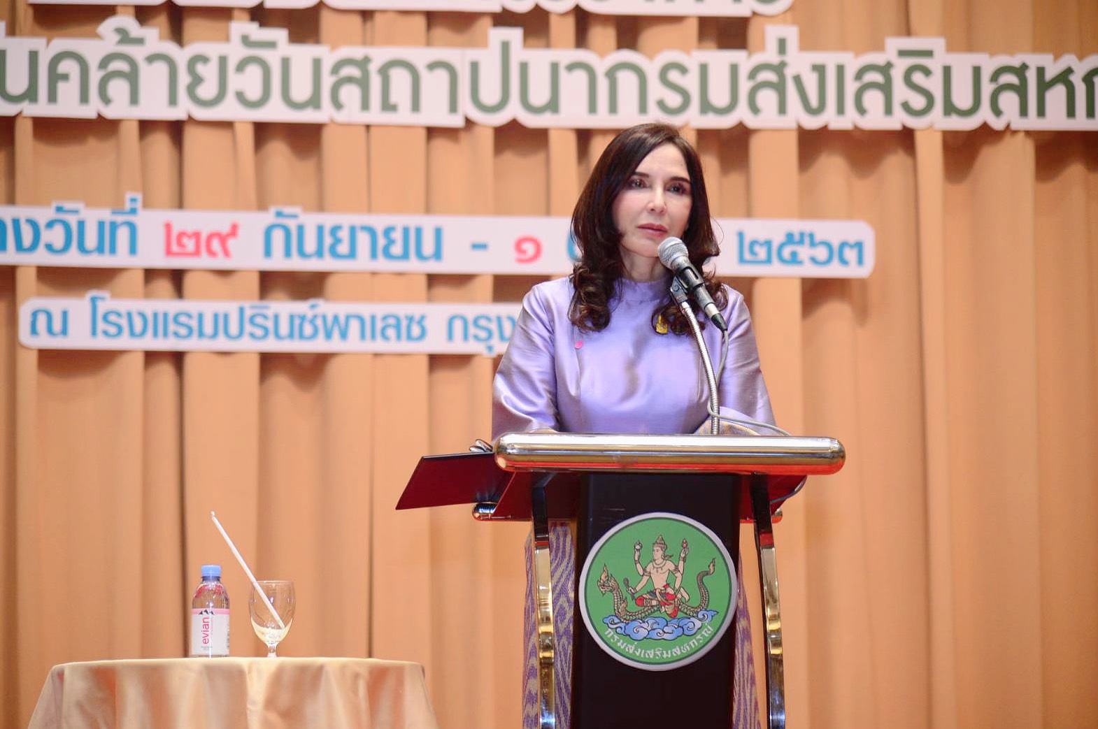 รมช.เกษตรฯ มอบนโยบายพร้อมให้โอวาทแก่บุคลากรกรมส่งเสริมสหกรณ์ เนื่องในโอกาสวันคล้ายวันสถาปนากรมส่งเสริมสหกรณ์ ครบรอบ 48 ปี