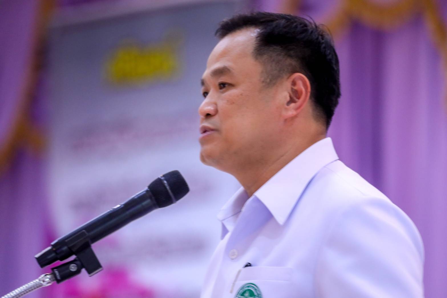 "อนุทิน" ลงพื้นที่ "อุทัยฯ" ชม อสม.เข้มแข็ง เป็นเกียรติยศของประเทศ พร้อมปลุกใจ เดินหน้าสู้โควิด-19