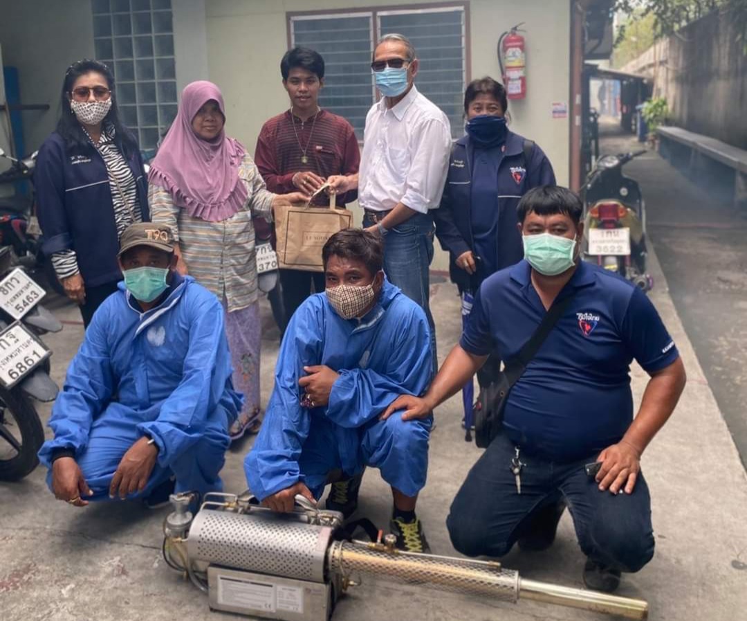 "ส.ส.มณฑล โพธิ์คาย "ห่วงใยประชาชน รุดลงพื้นที่บริการฉีดพ่นกำจัดยุงลายเพื่อป้องกันไข้เลือดออก