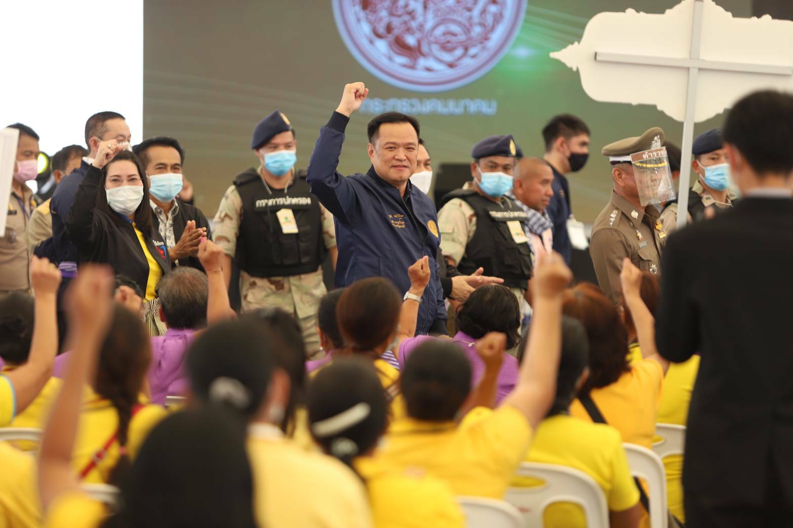 “อนุทิน” ลงพื้นที่ จ.บึงกาฬ ชื่นชม “ไร้ผู้ติดเชื้อโควิด-19” ปลุกใจ อสม.ยกเป็น “หมอคนแรก”