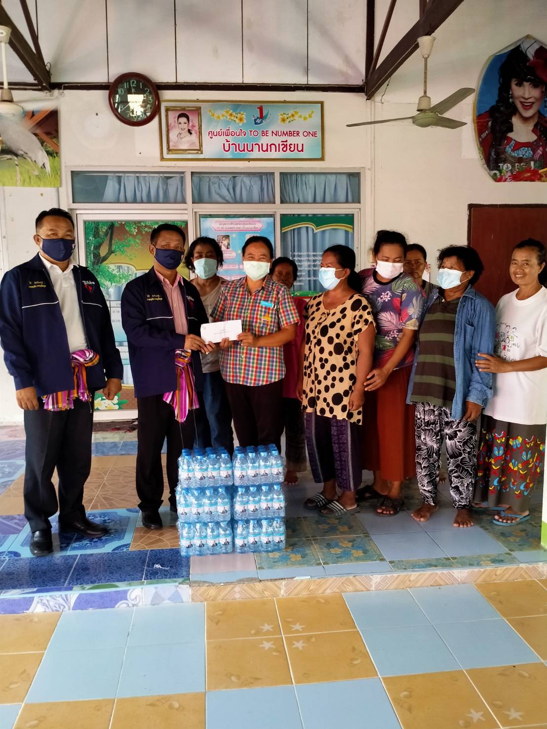 "ส.ส.สำลี รักสุทธี" ร่วมส่งเสริมกิจกรรม To Be Number One มอบหมายทีมงานลงพื้นที่ให้กำลังใจกลุ่มต.หนองโน อ.เมือง จ.มหาสารคาม
