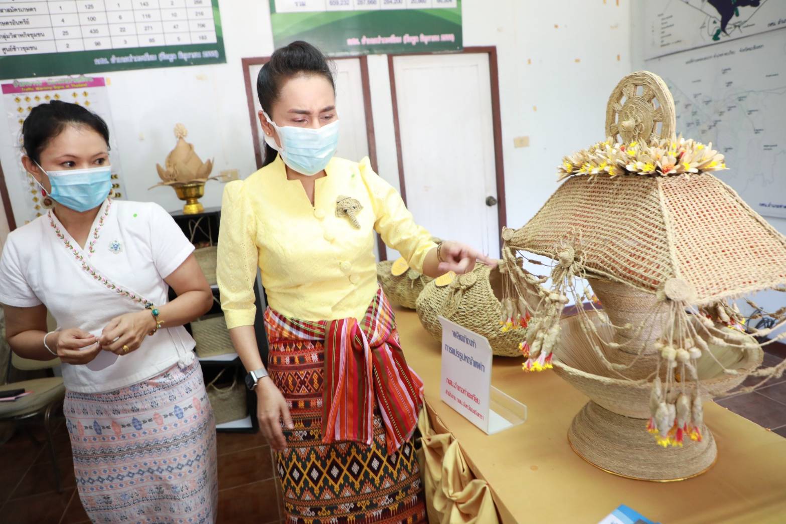 "ครูโอ๊ะ" ชื่นชม กศน.อำเภอท่าตะเกียบ ร่วมมือกับเครือข่ายสร้างการเรียนรู้อย่างเข้มแข็ง