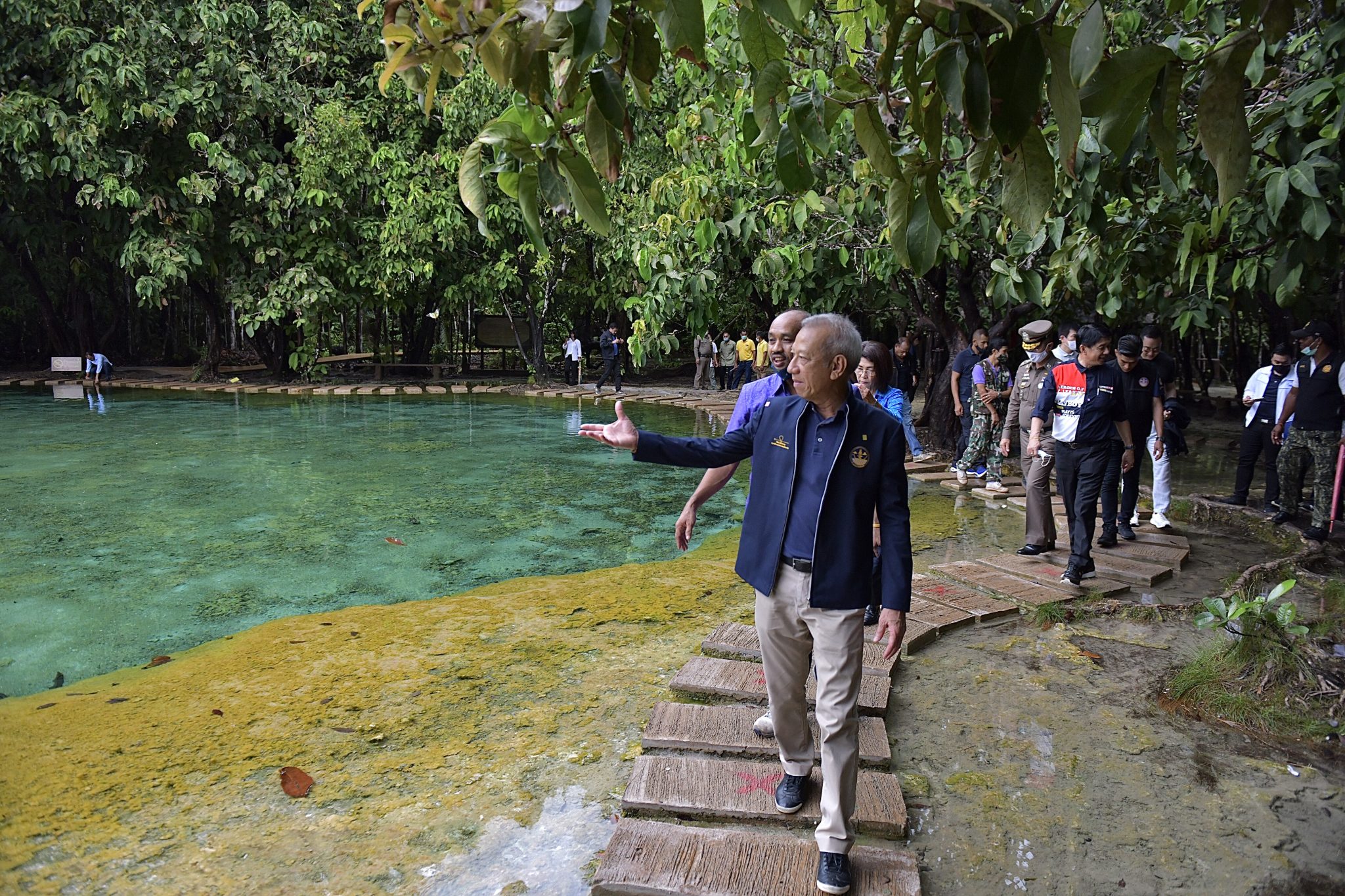 "รมว.พิพัฒน์" ลงพื้นที่จังหวัดกระบี่ รับฟังปัญหาและอุปสรรคต่างๆด้านการท่องเที่ยวในพื้นที่ พร้อมชมแหล่งท่องเที่ยวสำคัญในพื้นที่