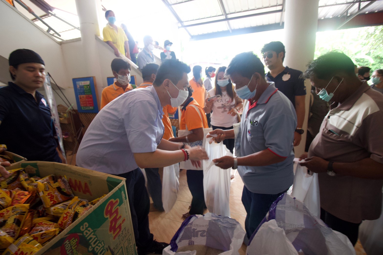 ‘ส.ส.เอกการ ซื่อทรงธรรม’ ห่วงใยประชาชน ลงพื้นที่พร้อมทีมงาน ร่วมประชุมรับฟังปัญหาและมอบถุงปันสุข เพื่อบรรเทาความเดือดร้อนในช่วงโควิด-19