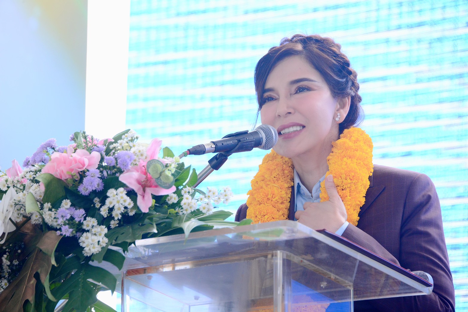 "รมช.มนัญญา ไทยเศรษฐ์" เดินหน้าโครงการนำลูกหลานเกษตรกรกลับบ้าน พร้อมทั้ง เปิดโรงอบลดความชื้นข้าวเปลือก ขนาด 500 ตัน/วัน ต.หอกลอง อ.พรหมพิราม จ.พิษณุโลก