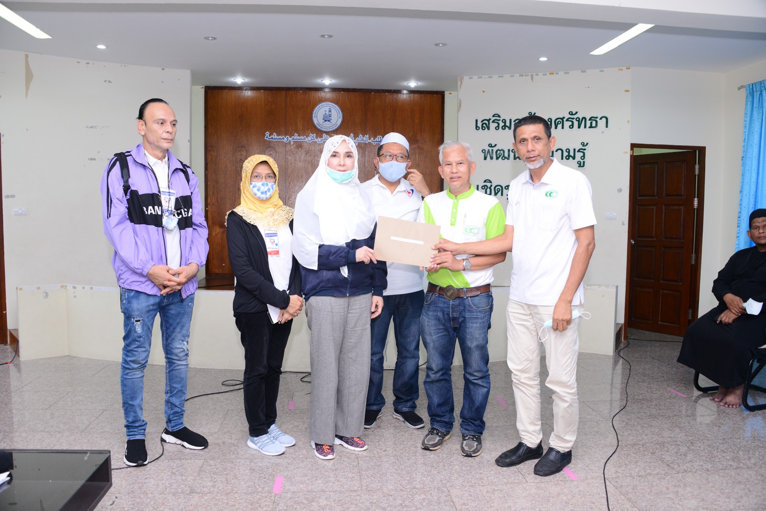 "รมช.มนัญญา" ผนึกกำลัง ส.ส.ภูมิใจไทย รับฟังปัญหาจากตัวแทนสหกรณ์ออมทรัพย์อัล-อิสลามียะฮ์ จำกัด และประชาชนบ้านบางเทาอย่างใกล้ชิด