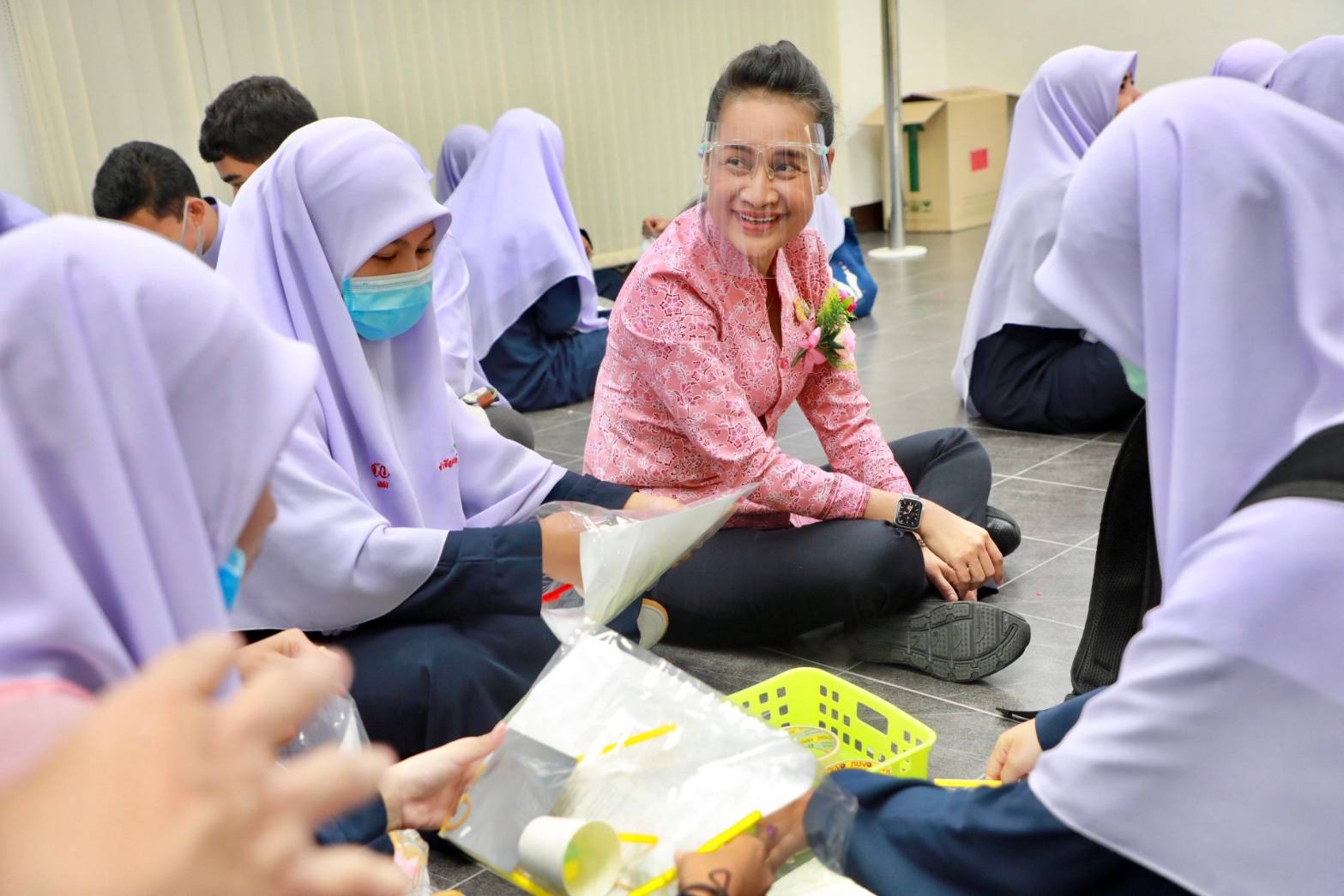 รมช.กนกวรรณ จับมือ "อพวช.-มรภ.ยะลา" เปิดประสบการณ์วิทยาศาสตร์ "สานใจไทย สู่ใจใต้" หวังสร้างแรงบันดาลใจ-คุณค่าวิทย์ฯ แด่ลูกหลาน จชต.