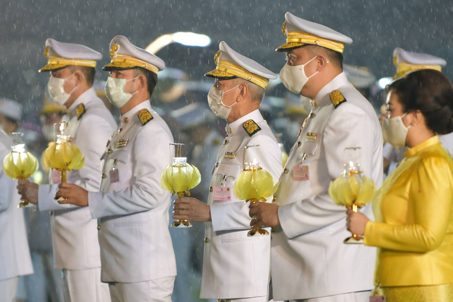 พิธีจุดเทียนเพื่อน้อมรำลึกในพระมหากรุณาธิคุณ​ ในวันคล้ายวันสวรรคตพระบาทสมเด็จพระบรมชนกาธิเบศร มหาภูมิพลอดุลยเดชมหาราช บรมนาถบพิตร