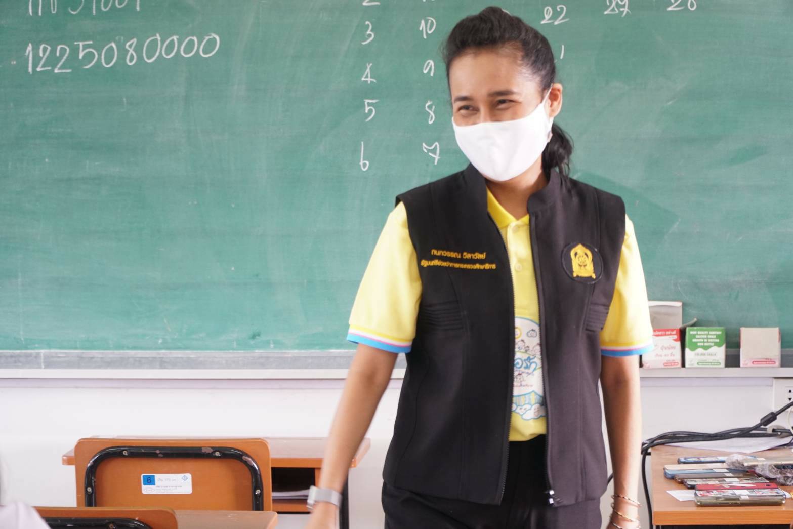 รมช.กนกวรรณ ตรวจสนามสอบปลายภาค กศน.ศรีมหาโพธิ พร้อมเป็นกำลังใจให้ครู-ผู้คุมสอบ อวยพรให้ผู้สอบทุกคนโชคดี