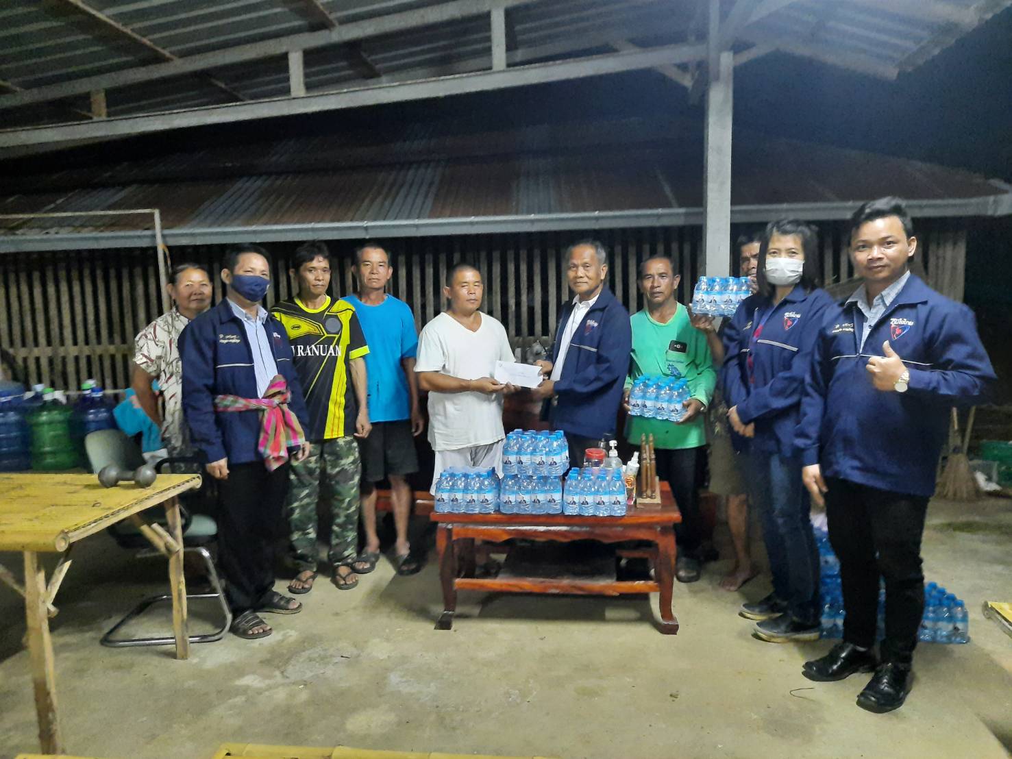 “ส.ส.สําลี รักสุทธี” ลงพื้นที่พบปะเยี่ยมเยียนประชาชนและผู้นำชุมชน พร้อมมอบน้ำดื่มและสนับสนุนการไปทัศนศึกษาดูงานและท่องเที่ยว