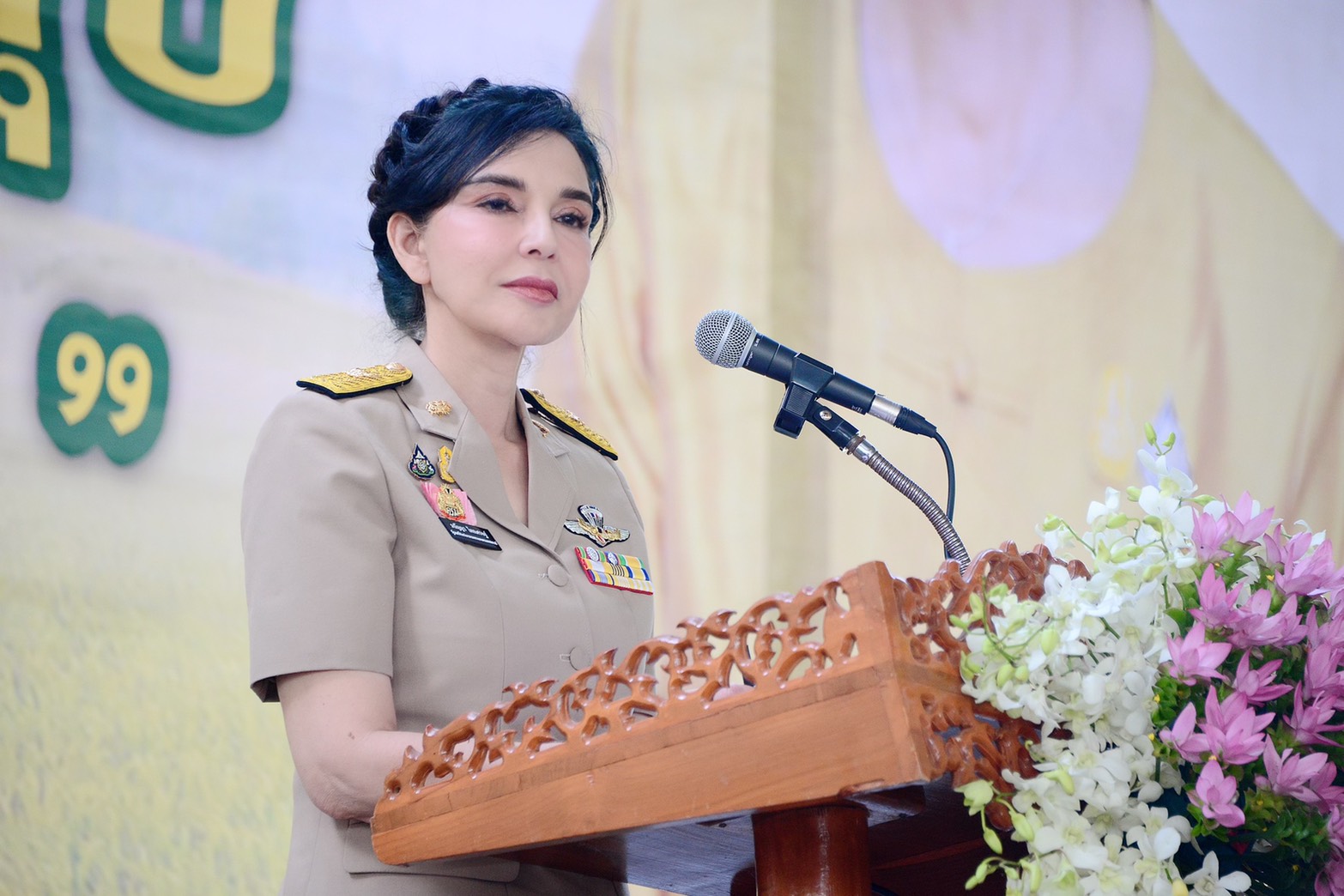 "รมช.มนัญญา" เปิดงาน "ร่วมใจ สร้างความสุข" ผู้ประสบอุทกภัย จังหวัดสุโขทัย และมอบนโยบายส่งเสริมการทำเกษตรอินทรีย์ ณ สหกรณ์นิคมศรีสำโรง อ.ศรีสำโรง จ.สุโขทัย