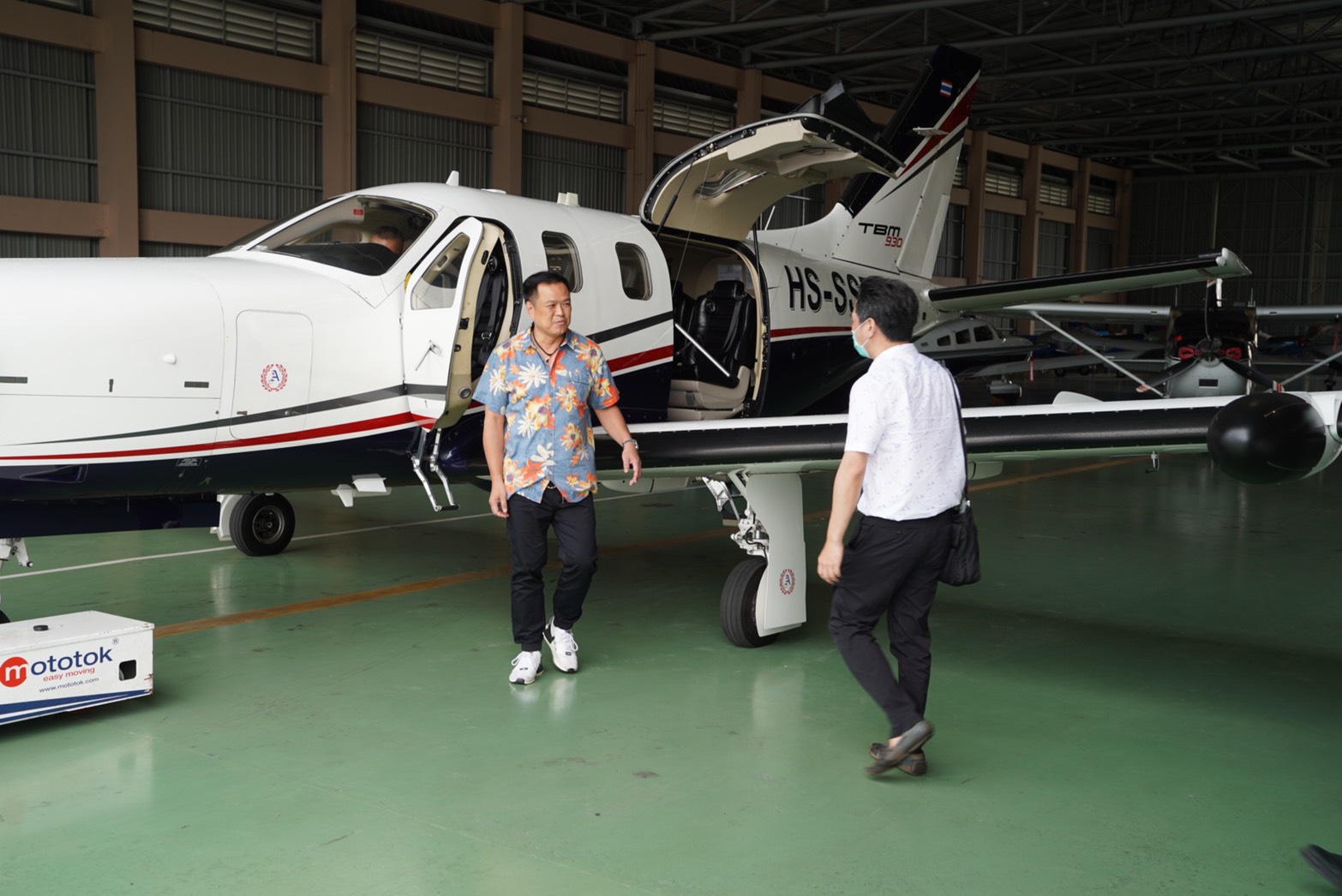 บุญใหญ่ !! "อนุทิน" บินฝ่าฝน รับอวัยวะที่ "อุดรธานี"