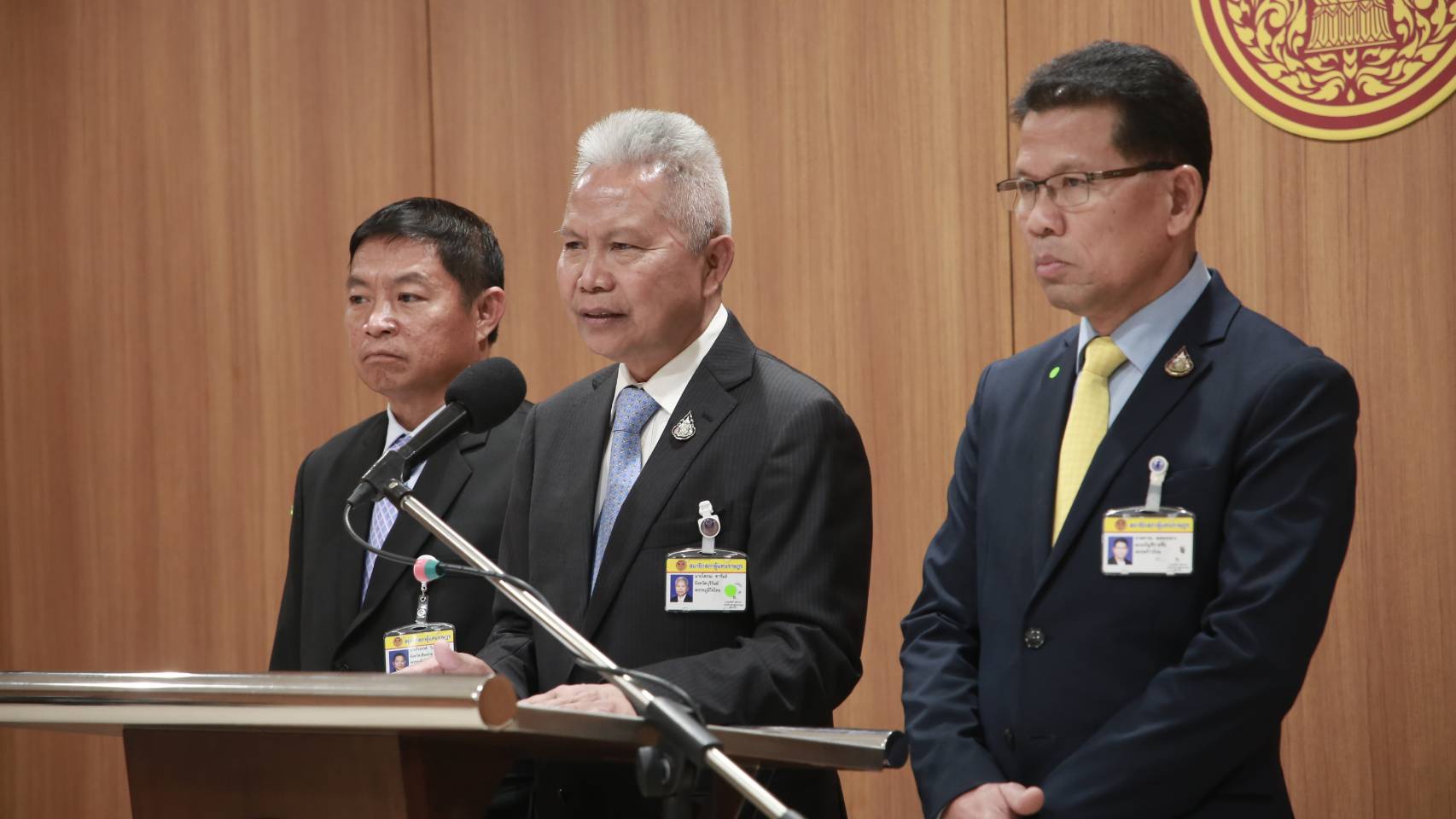 “กมธ. คมนาคม สภาฯ” เห็นค้านต่อสัญญาสัมปทานรถไฟฟ้าสายสีเขียว ชี้ ! “กทม.” แจงค่าโดยสาร 65 บาท ปชช.รับได้ ฟังไม่ขึ้น จี้ ! ชี้แจงเพิ่ม แนะ ! แบกหนี้ 9 ปี แลกสิทธิ์เป็นของรัฐระยะยาวดีกว่า