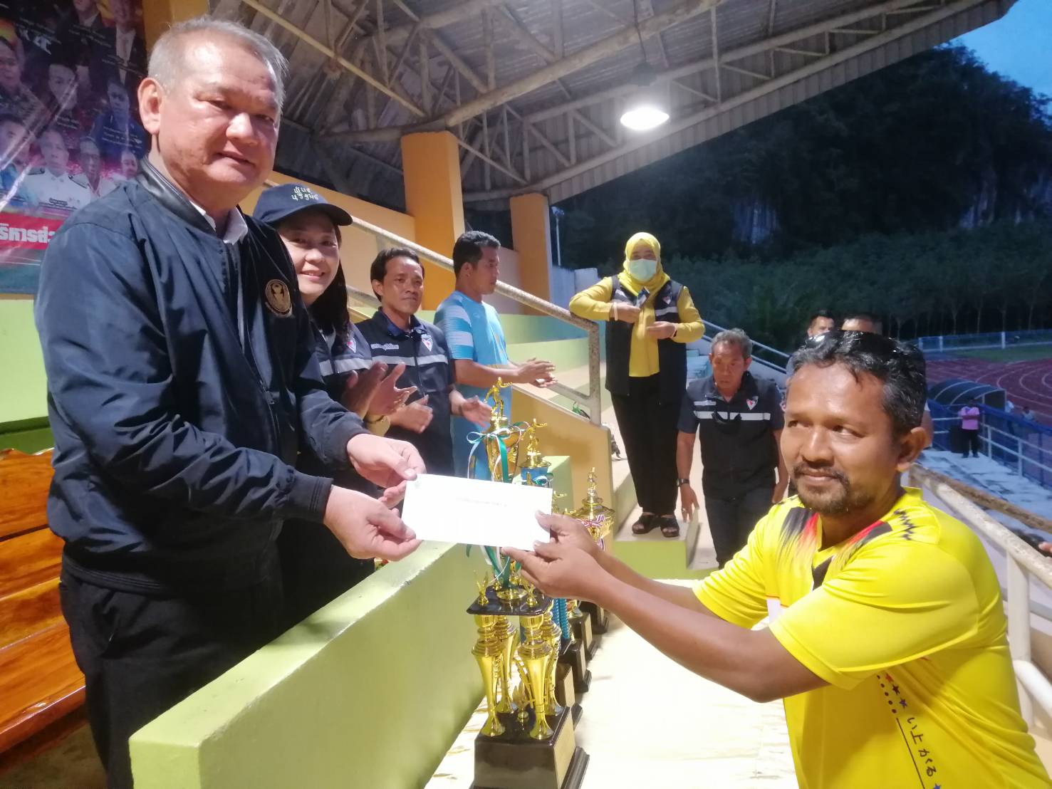 ‘พิบูลย์ รัชกิจประการ’ ส.ส.สตูล เขต 1 เป็นประธานในพิธีปิดการแข่งขันฟุตบอลเชื่อมความสัมพันธ์ระหว่างหน่วยงาน ณ สนามฟุตบอลบ้านควนสตอ