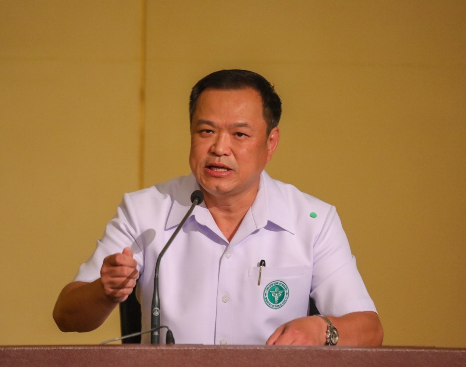 "กัญชา 6 ต้น" และ "กัญชาสร้างเศรษฐกิจชุมชน" นโยบายหมอหนู กับ การผลักดันกัญชาเฟส 2 มอบสถาบันกัญชาประสานสิบทิศ