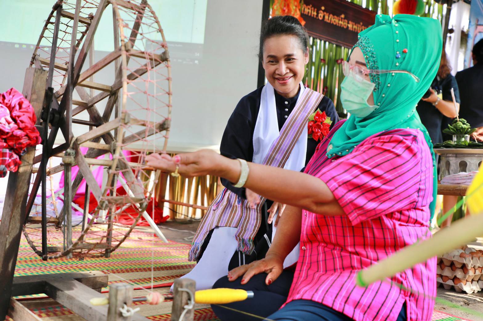 'ดร.กนกวรรณ' จับมือ "ส.ส.วิรัช" ร่วมทลายข้อจำกัดสร้างการเรียนรู้ตลอดชีวิตให้คนเมืองเพชร  ชื่นชม กศน.ศักยภาพเจ๋ง ร่วมพัฒนาพื้นที่ ชุมชน สังคมไทยได้อย่างเต็มภาคภูมิ