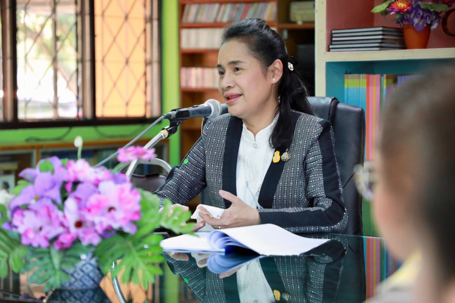 เสมา 3 ชื่นชมห้องสมุดดำเนินสะดวกจิ๋วแต่แจ๋ว จัดระบบตอบโจทย์นโยบาย กศน. WOW เตรียมความพร้อมแอปพลิเคชันภูมิปัญญา-Digital Library อย่างรอบด้าน ยกเป็นแหล่งการอ่านของประชาชนอย่างเข้มแข็ง