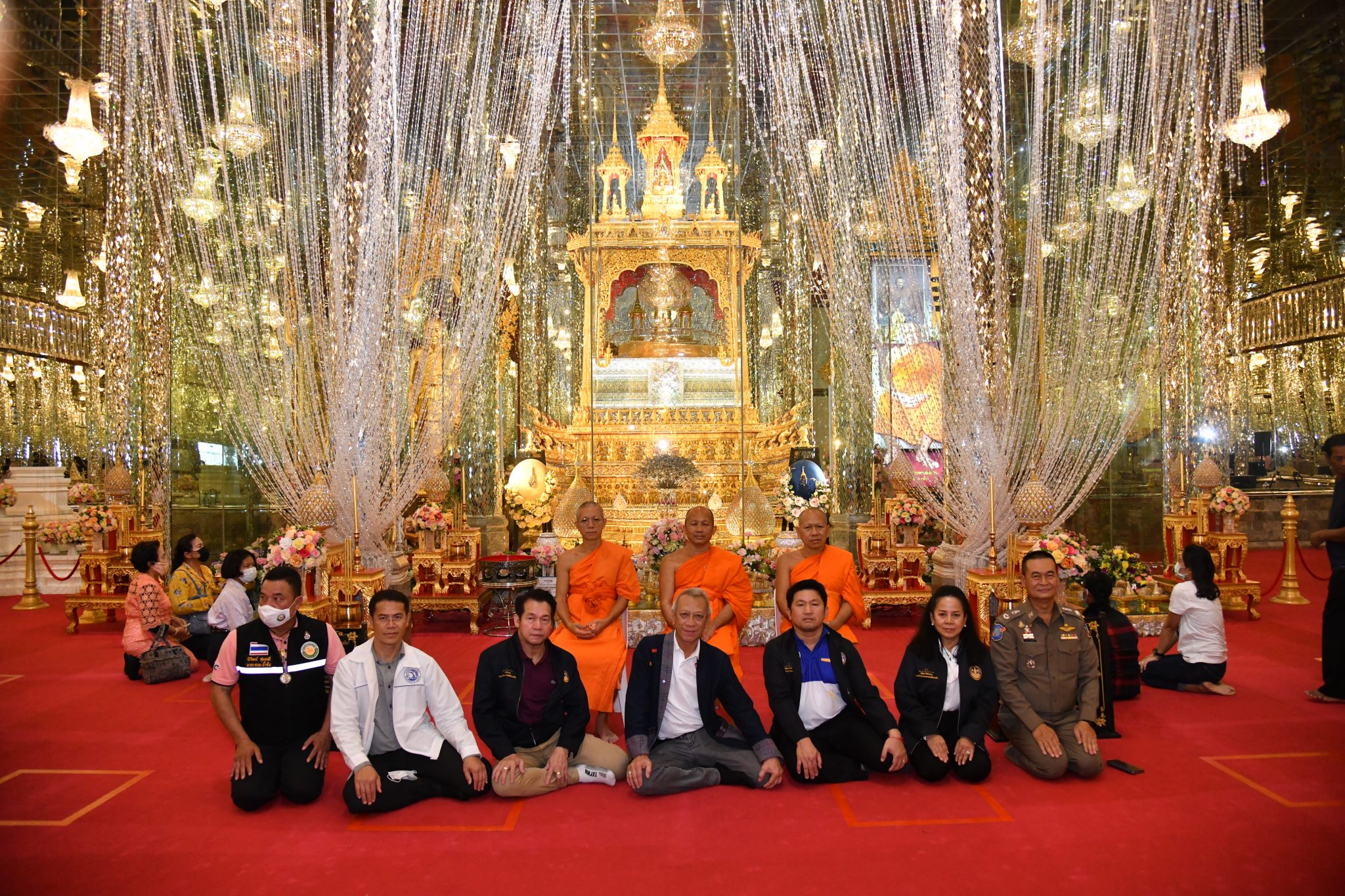 "รมว.พิพัฒน์ รัชกิจประการ" พร้อมด้วยคณะ ลงพื้นที่ จ.อุทัยธานี เยี่ยมชมศูนย์ผ้าทอลายโบราณบ้านผาทั่ง และ วัดจันทาราม (วัดท่าซุง) อำเภอเมือง จังหวัดอุทัยธานี เพื่อกราบสักการะสรีระพระราชพรหมยานเถระ (หลวงพ่อฤาษีลิงดำ)