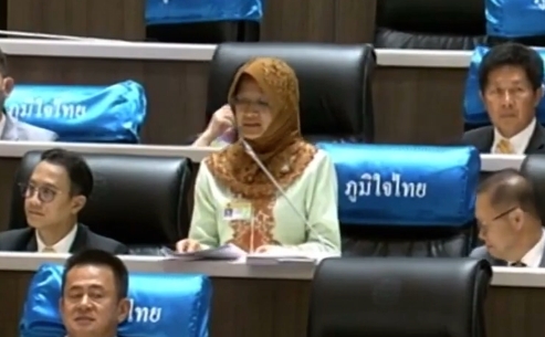 พญ.เพชรดาว โต๊ะมีนา อภิปรายสภาฯ เรื่อง แนวทางการแก้ไขปัญหาเกี่ยวกับการใช้กัญชาทางการแพทย์ ย้ำ! กมธ. และ คณะอนุกรรมการพิจารณาศึกษาการเชื่อมโยงระบบการแพทย์ ทั้ง 3 ระบบ แนะ! รัฐเร่งให้ความองค์ความรู้และประชาสัมพันธ์ทุกรูปแบบ