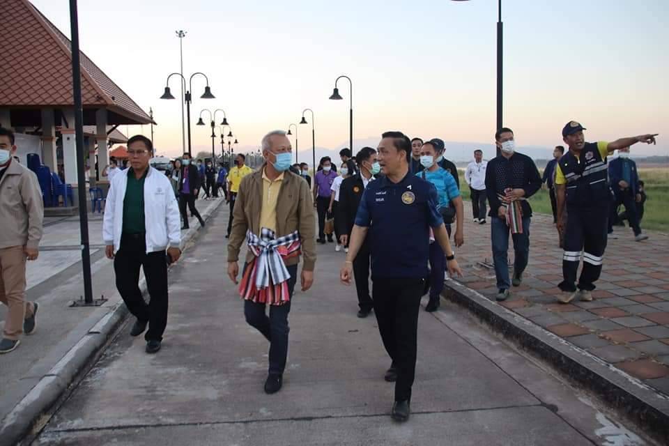 2 รมต. จับมือผลักดันการท่องเที่ยวบึงกาฬ ชายแดนแม่น้ำโขง เยี่ยมชมหินสามวาฬ ก่อนเข้าเร่งรัดแก้ไขปัญหาสนามกีฬากลางจังหวัดบึงกาฬ และเดินทางไปสัมผัสลมหนาวถนนข้าวเม่าริมโขง เยี่ยมชมตลาดถนนคนเดิน