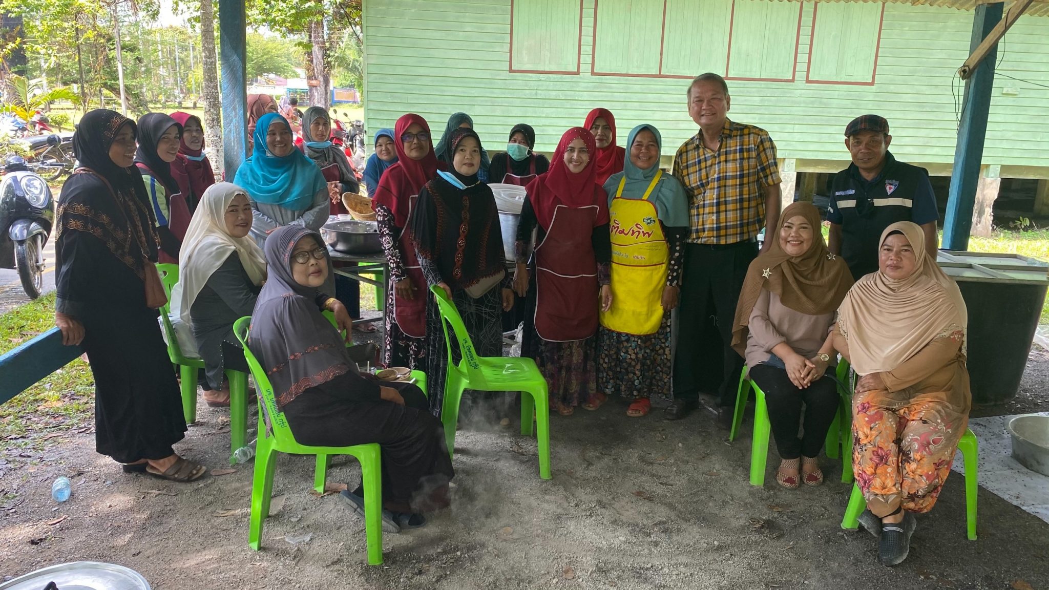 'ส.ส.พิบูลย์ รัชกิจประการ 'ร่วมงานการกุศล เพื่อหารายได้สร้างอาคารเอนกประสงค์ ณ โรงเรียนบ้านเกตรี