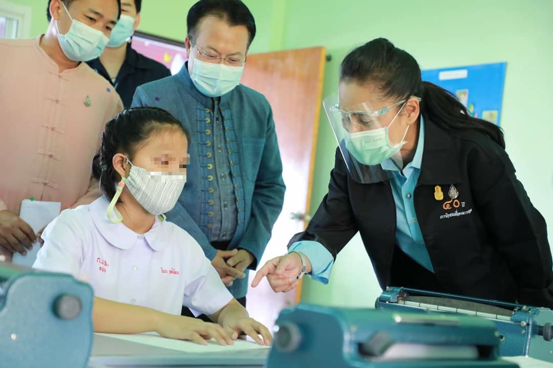 'ครูพี่โอ๊ะ' กำชับ บุคลากร-เจ้าหน้าที่ มีวินัยการ์ดอย่าตกร่วมกันสกัดโรคโควิด-19 เผยมอบปลัด ศธ.ตั้งคณะทำงานระดมสมอง วางแนวทาง-สางปัญหา ร.ร.ผู้พิการ ทลายทุกข้อจำกัดครบทุกมิติ