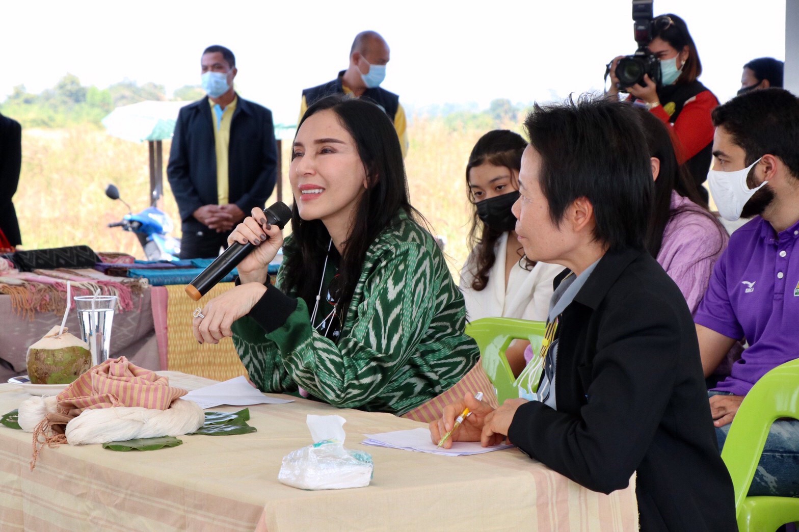 "รมช.มนัญญา" ร่วมรับฟังสรุปผลการดำเนินงานโครงการจัดที่ดินทำกินให้ชุมชนตามนโยบายรัฐบาล จังหวัดอุทัยธานี ภายใต้คทช.จังหวัด ประจำปีงบประมาณ 63