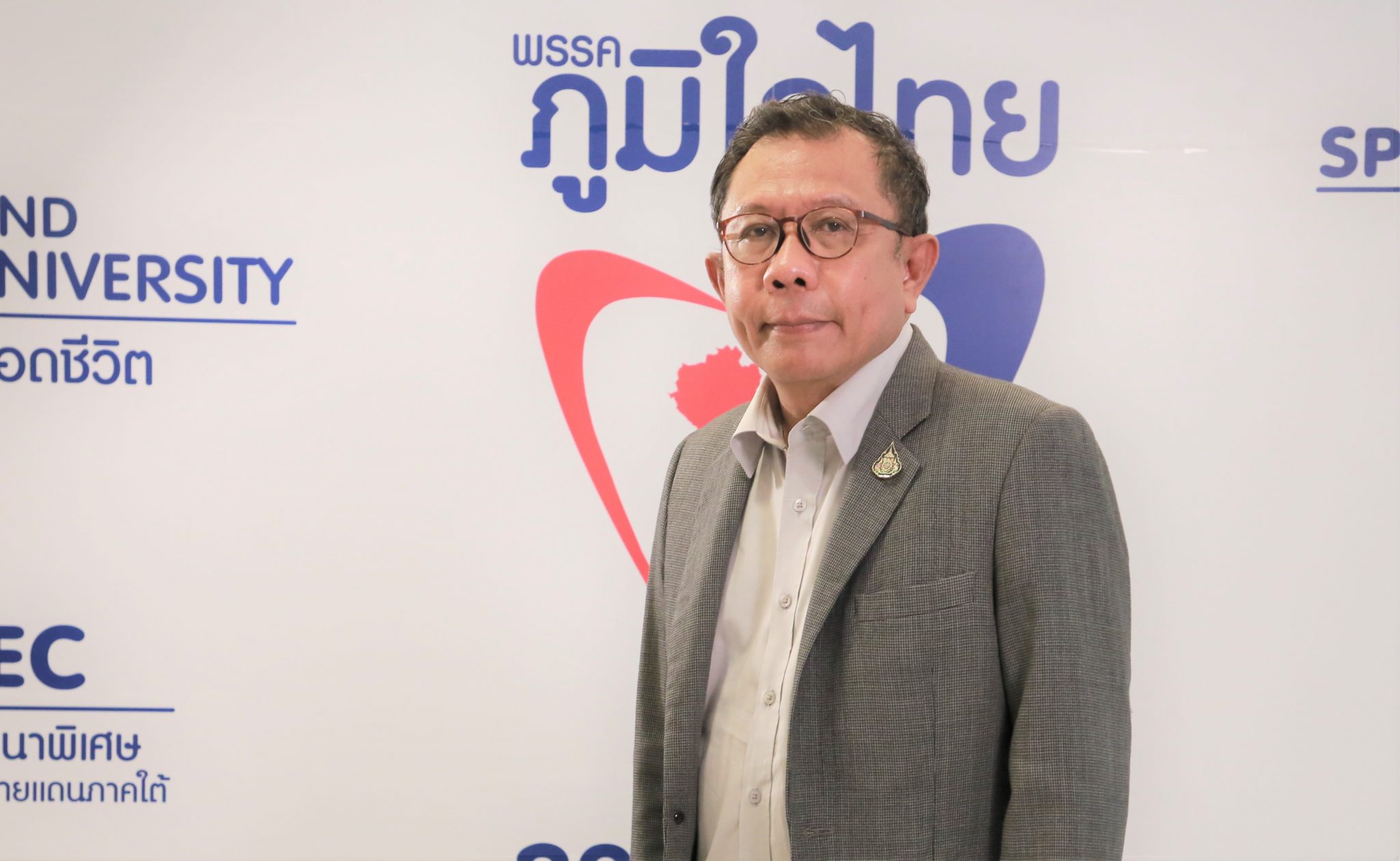 "ศุภชัย" ชี้แจง "นิพิฏฐ์" อย่าเข้าใจผิดบิดเบือนป้อง"อนุทิน"แค่เสนอให้ช่วยกันคิด กรณีคนข้ามแดนนำโรคติดต่อเข้ามาในประเทศไทย ยันไม่มีปฏิเสธการรักษา แต่ภาระค่าใช้จ่ายผู้กระทำความผิด ละเมิด  ก.ม.ต้องรับผิดชอบ