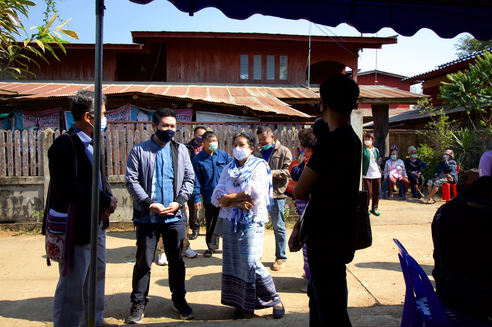 "ส.ส.เอกการ ซื่อทรงธรรม" ลงพื้นที่เยี่ยมบ้านผู้ประสบภัยที่ได้รับความเสียหายจากเหตุเพลิงไหม้ พร้อมเร่งประสานความช่วยเหลือ