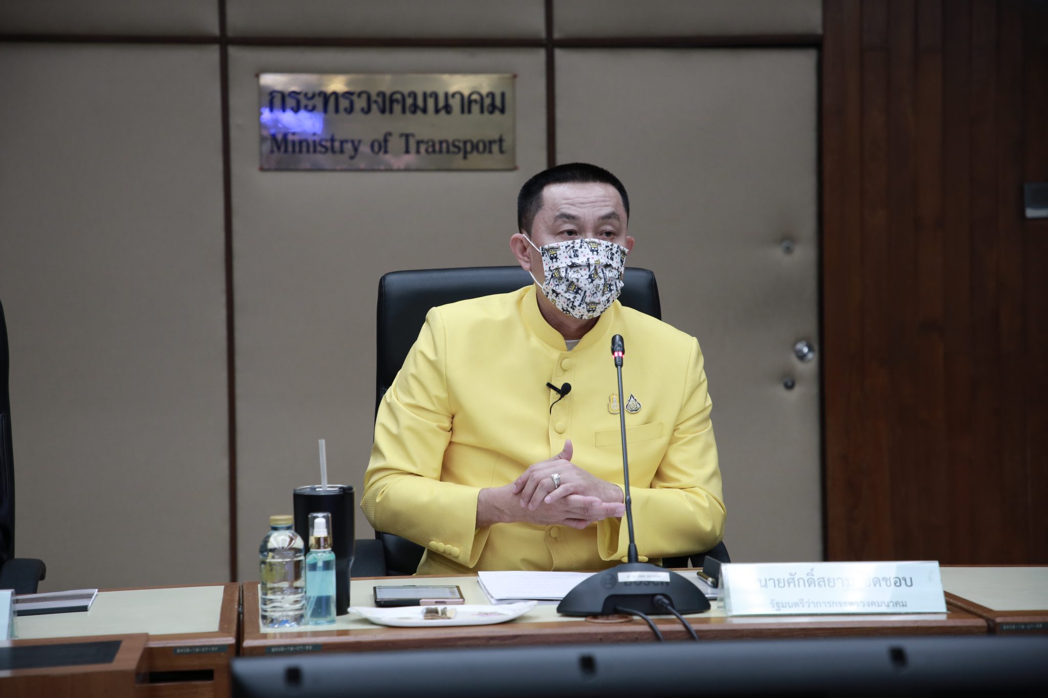 “ศักดิ์สยาม”ประกาศนโยบายสานต่อโครงการปี 63 จำนวน 7 โครงการ เร่งขับเคลื่อนแผนงานเชิงรุกปี64 จำนวน 11 โครงหาร พร้อมเดินหน้าเกียร์ 5 เต็มที่ มุ่งเน้นพัฒนาระบบคมนาคมให้มีความสะดวก ปลอดภัย ตรงเวลา และราคาสมเหตุสมผล เพื่อคุณภาพชีวิตที่ดีของประชาชน