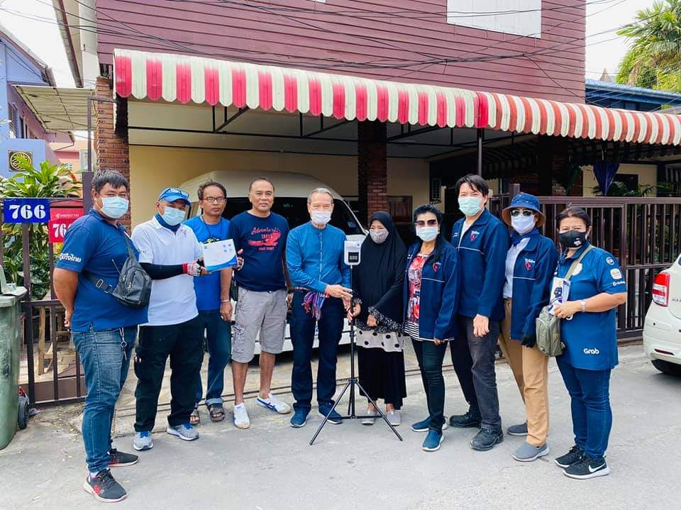 "ส.ส.มณฑล โพธิ์คาย" ลงพื้นที่เยี่ยม และบริการฉีดพ่นน้ำยาฆ่าเชื้อ เพื่อป้องการแพร่ระบาดของเชื้อไวรัสโควิด-19