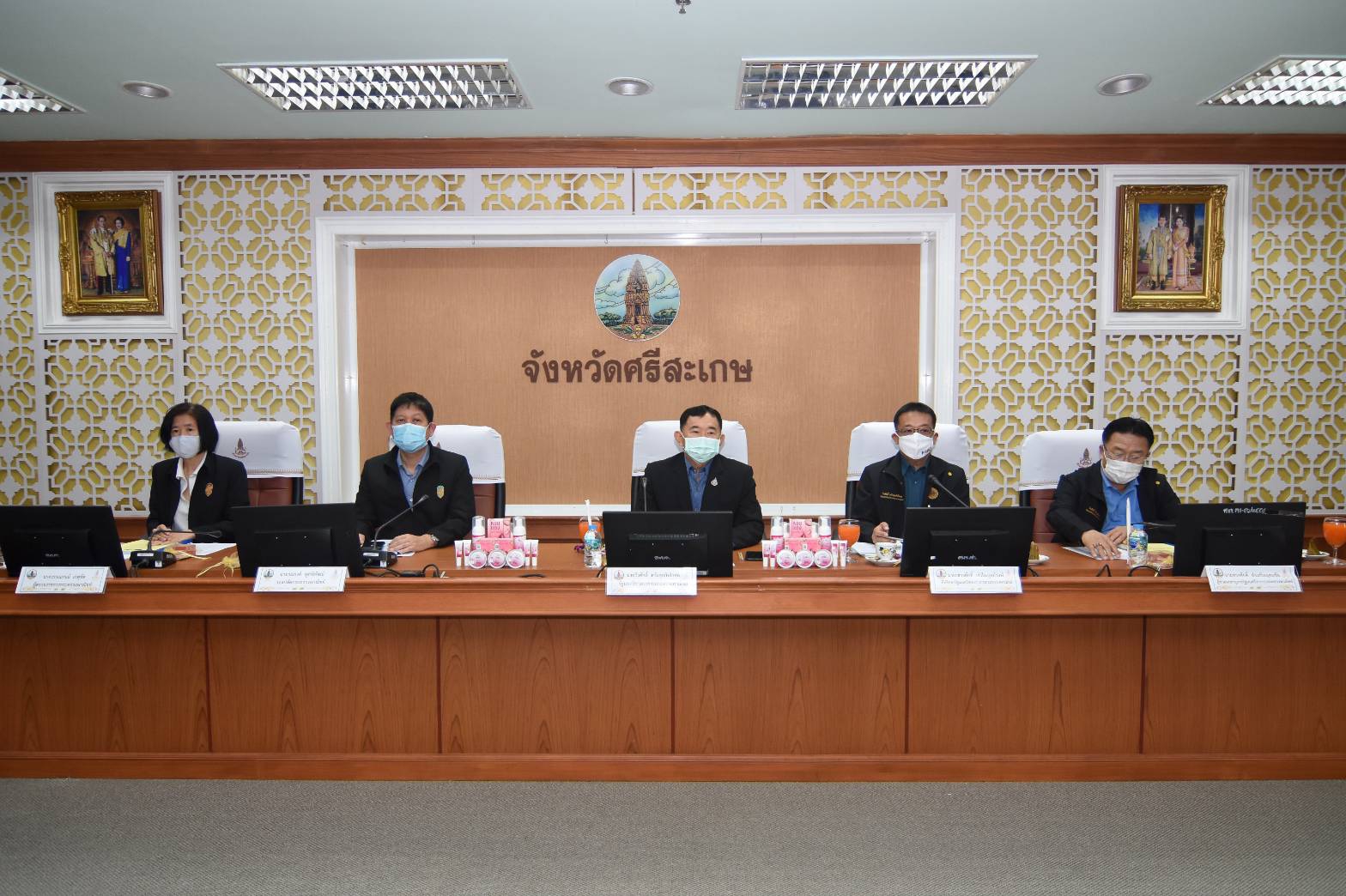 “วีรศักดิ์” ลงพื้นที่ จ.อุบลราชธานีและศรีสะเกษ ย้ำที่ประชุมคณะกรรมการขับเคลื่อนไทยต้องป้องกันไม่ให้มีปัญหา​โควิดระบาดระลอก 2 พร้อมสั่งเร่งรัดเจรจาแก้ปัญหาการค้าชายแดนเพื่อให้เกษตรกร​จำหน่ายผลผลิตได้ดีขึ้น