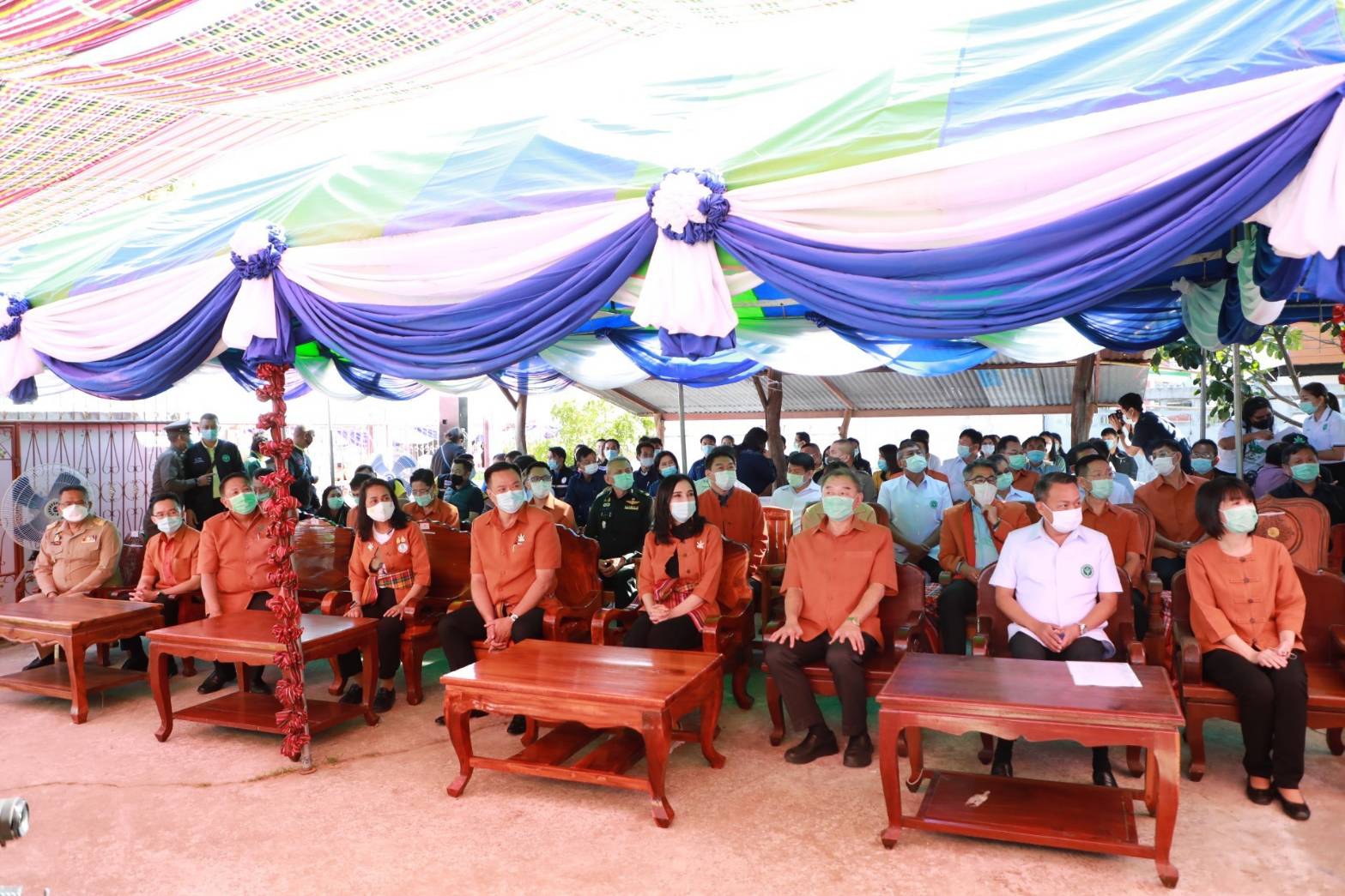 ครูโอ๊ะ ร่วมดีเดย์ปลูกกัญชาบ้านละ 6 ต้น "โนนมาลัยโมเดล" นำร่องแห่งแรก ที่บุรีรัมย์