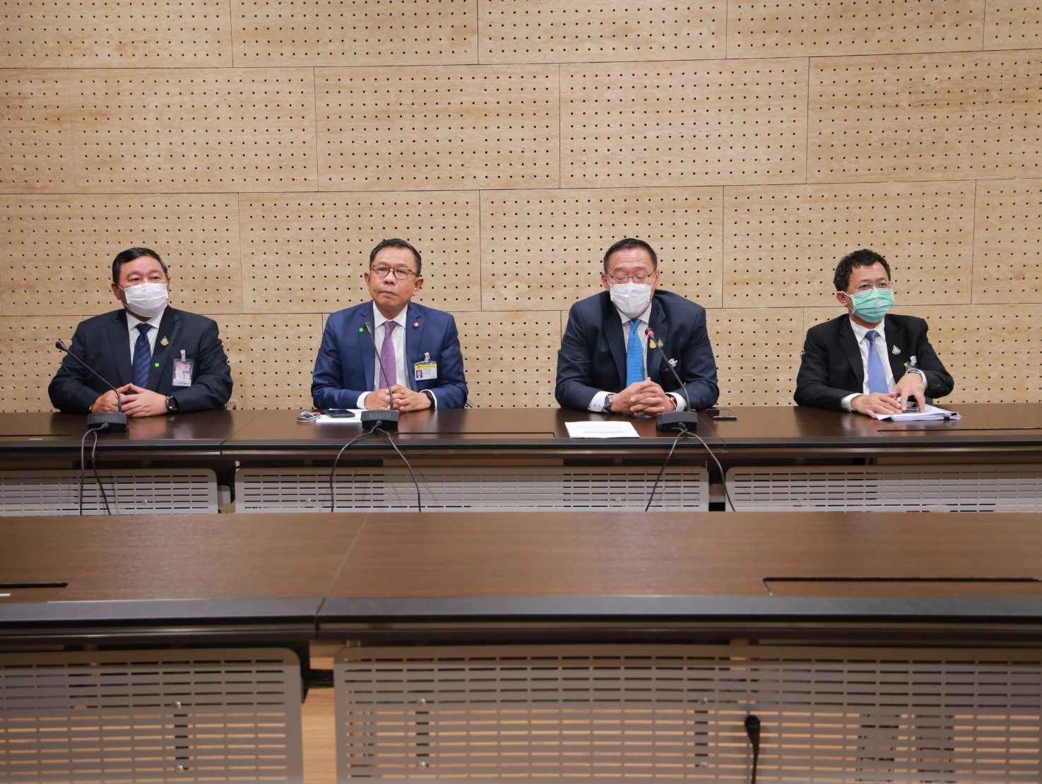 “คมนาคม” โต้ปมล็อกสเปกงานก่อสร้างทาง ยัน ทล.-ทช. ดำเนินการตามมาตรฐานสากล มีคุณภาพ ยัน ! โปร่งใส ยึดหลักธรรมาภิบาล พร้อมใช้ภาษีประชาชนคุ้มค่าที่สุด