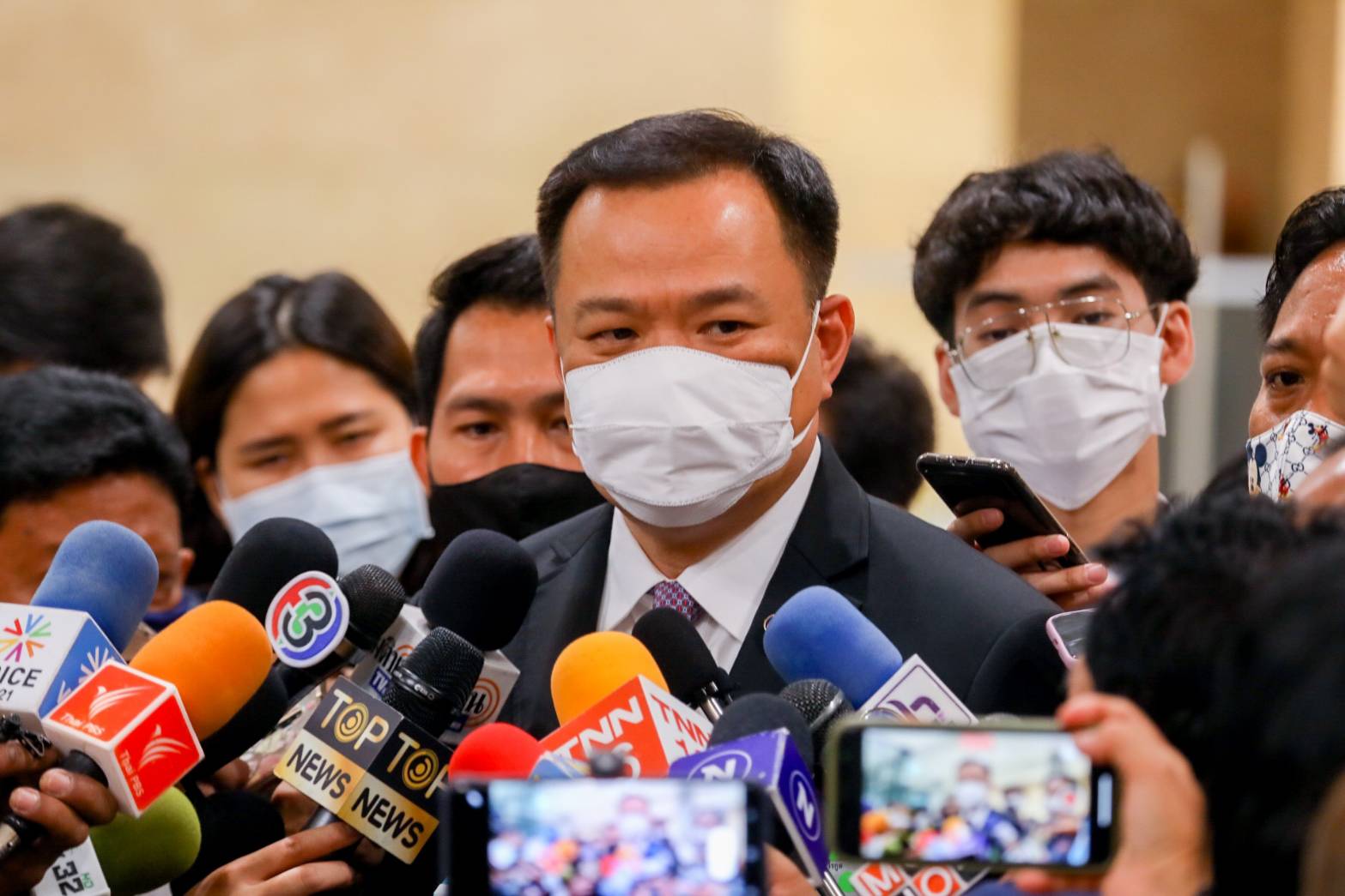 "อนุทิน" มั่นใจ ไทยพร้อมรับวัคซีนล็อตแรก ให้ คกก.พิจารณาเรื่องให้บริการ