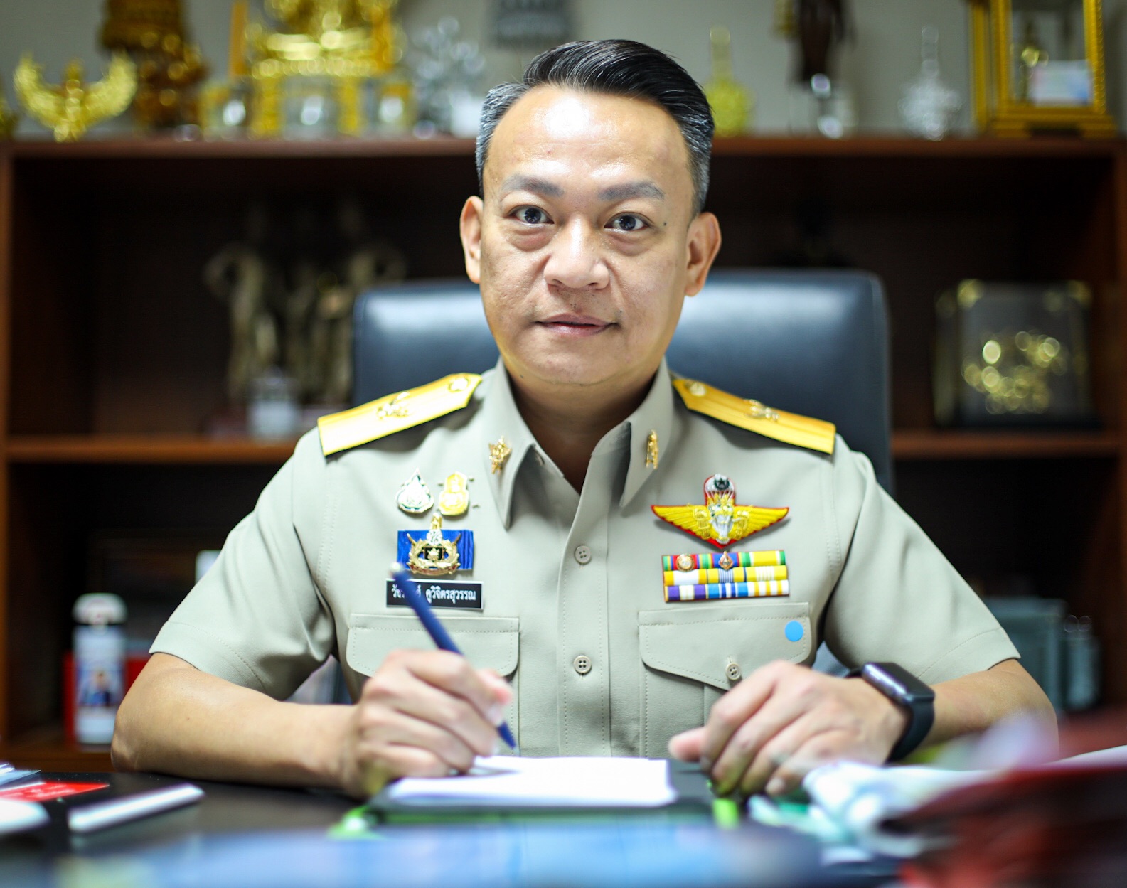 "เลขาฯเม้ง" ซัด "วิโรจน์ กราบอก" อภิปรายด้วยข้อมูลเก่า ถนัดแต่เหน็บแนม ไม่สร้างสรรค์