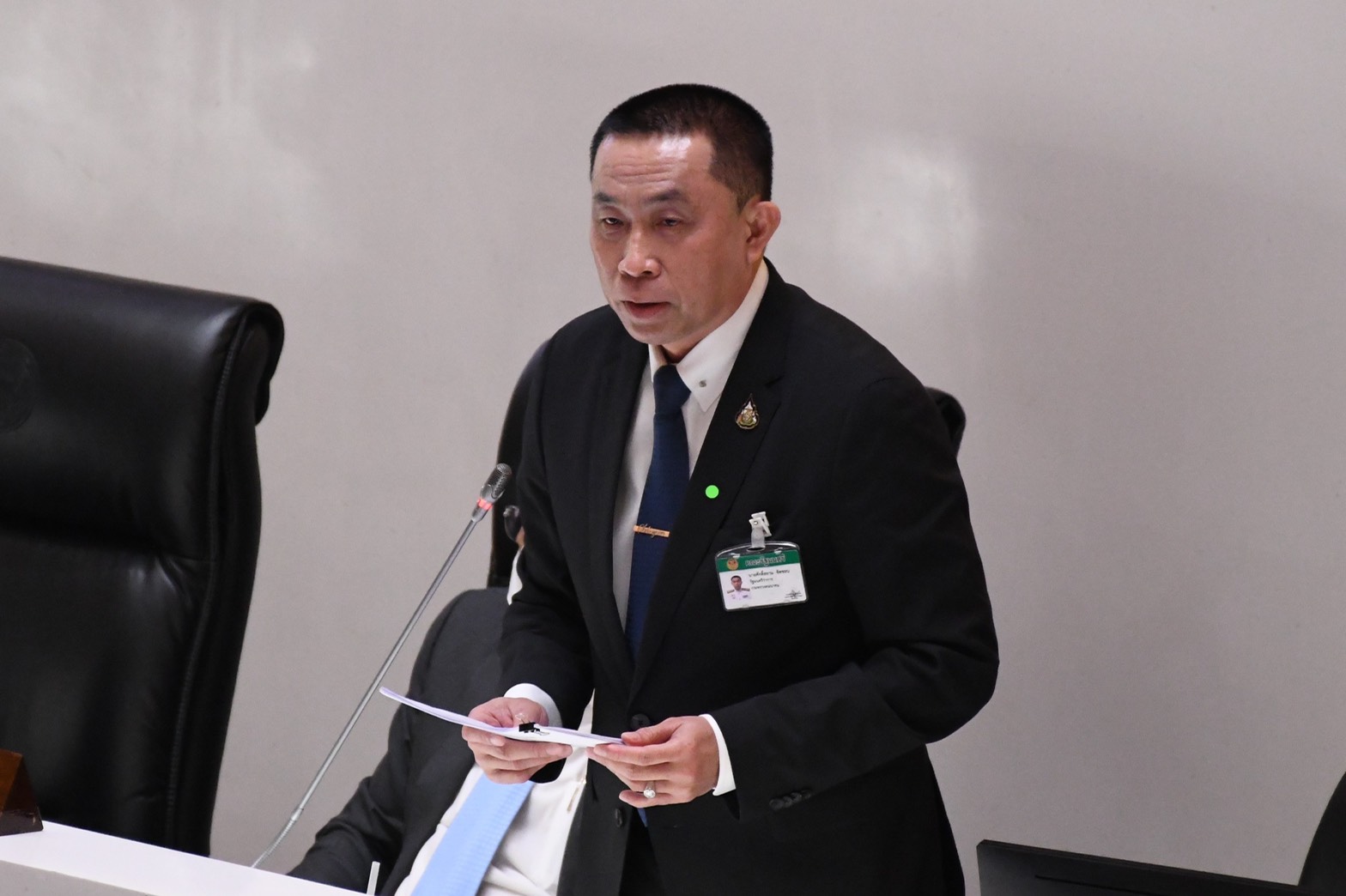 “ศักดิ์สยาม” โชว์เอกสารยืนยันไม่มีการล็อกสเปกงาน ทล.-ทช. ย้ำชัดรายละเอียดมีที่มาที่ไปสร้างถนนกำหนดตามมาตรฐาน โต้ไม่มีการแทรกแซงล้วงลูกข้าราชการประจำ